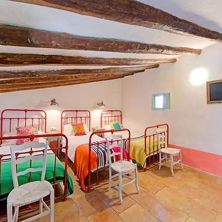 With Private Pool, Cleaning Included Hébergement de vacances Fraga