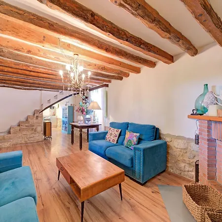 With Private Pool, Cleaning Included Hébergement de vacances Fraga