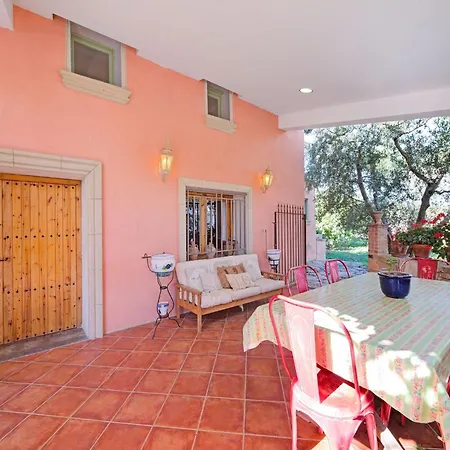 Hébergement de vacances With Private Pool, Cleaning Included